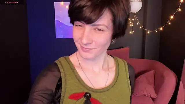 Snapshot of LorenDaze chatting on 4, 2, 2025 LorenDaze online show from 4, 2, 2025