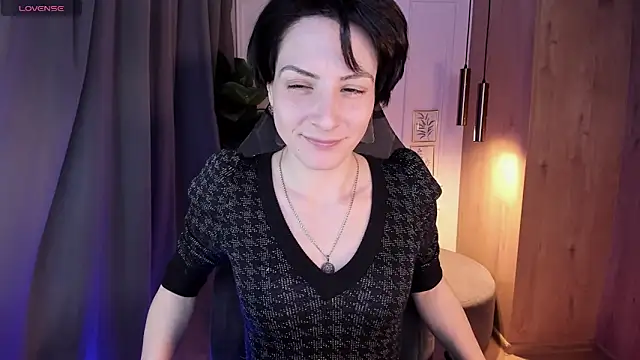 Snapshot of LorenDaze chatting on 4, 3, 2025 LorenDaze online show from 4, 3, 2025