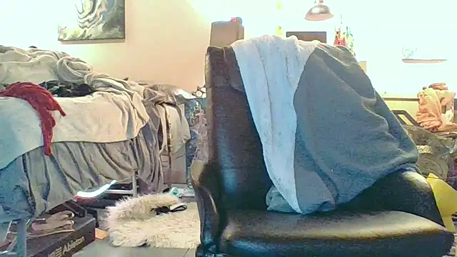 eatmeplease44 online show from 12, 11, 2025