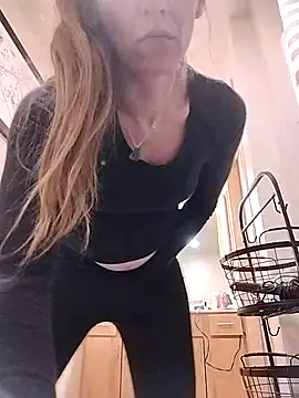 eatmeplease44 online show from 2, 2, 2026