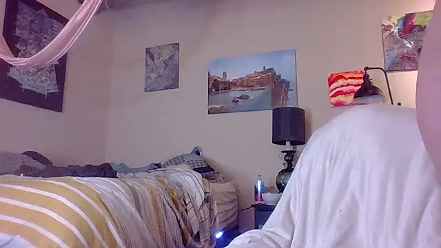 eatmeplease44 online show from 24, 3, 2026