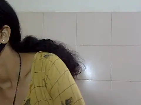 Indian Horny Wife online show from 18, 9, 2025