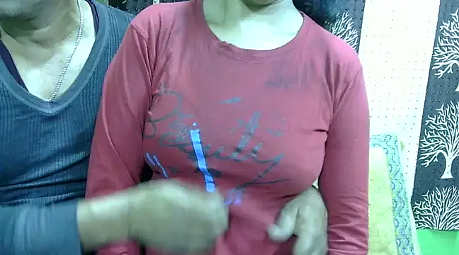 Indian Horny Wife online show from 20, 1, 2025