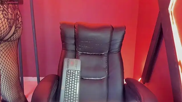 liagirl cute online show from 2, 3, 2025