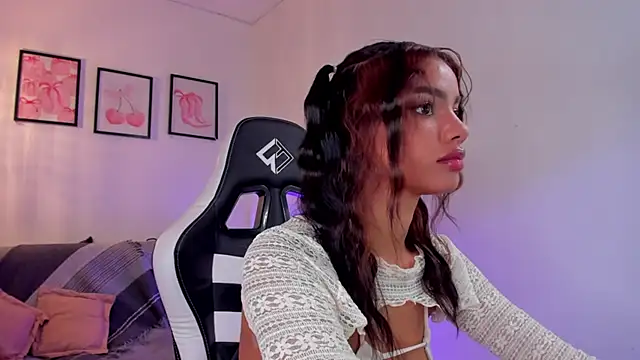 liagirl cute online show from 4, 10, 2025