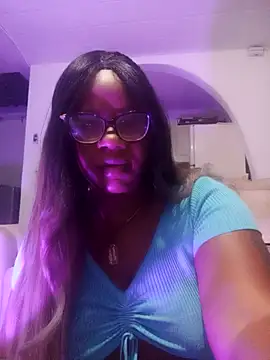 EmilyyRosee  online show from 14, 4, 2026