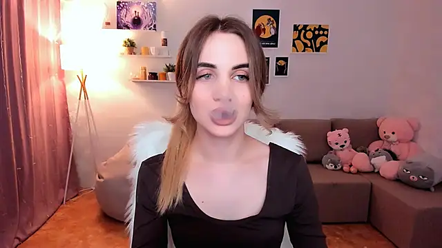 aPieceOfJoy online show from 5, 3, 2025