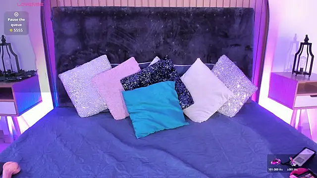 Karlagonzales  online show from 31, 10, 2025