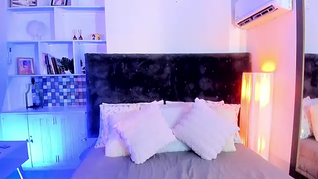 Karlagonzales  online show from 2, 6, 2026