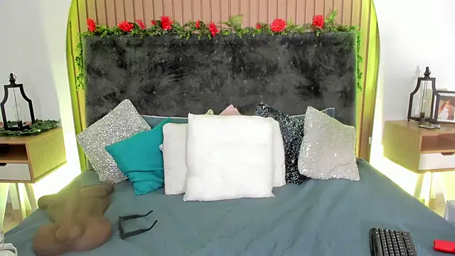 Karlagonzales  online show from 12, 3, 2026