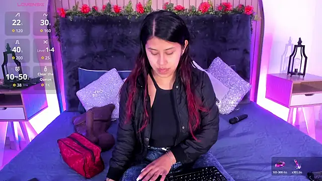 Karlagonzales  online show from 6, 11, 2025