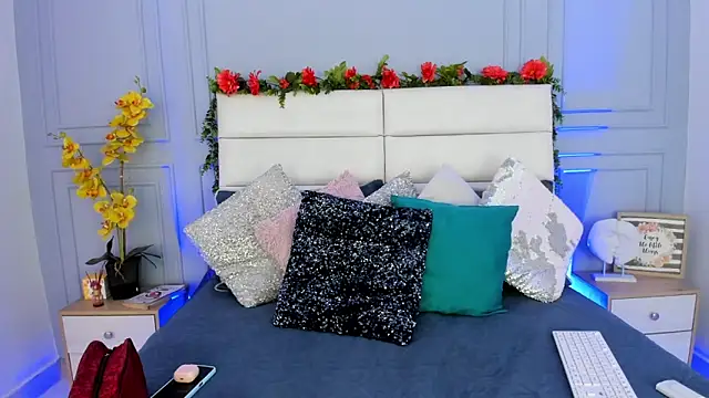 Karlagonzales  online show from 18, 3, 2025