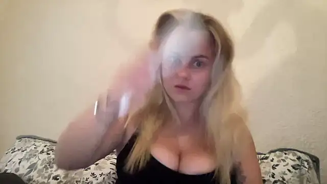 Snapshot of bigboobybaby@xh chatting on 14, 2, 2025 bigboobybabyxh online show from 14, 2, 2025