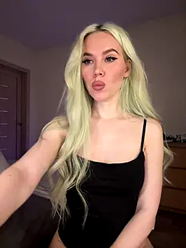 Snapshot of xDinnax chatting on 30, 9, 2025 xDinnax online show from 30, 9, 2025