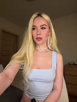 Snapshot of xDinnax chatting on 29, 10, 2025 xDinnax online show from 29, 10, 2025