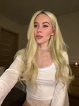 Snapshot of xDinnax chatting on 16, 10, 2025 xDinnax online show from 16, 10, 2025