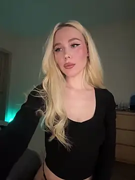 Snapshot of xDinnax chatting on 8, 2, 2026 xDinnax online show from 8, 2, 2026