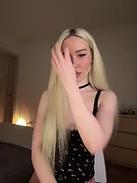 Snapshot of xDinnax chatting on 21, 12, 2025 xDinnax online show from 21, 12, 2025