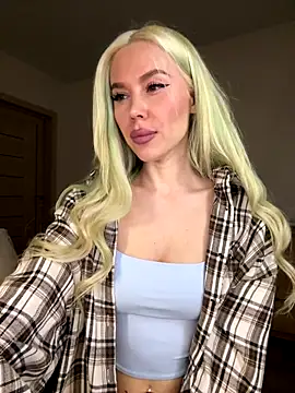 Snapshot of xDinnax chatting on 9, 9, 2025 xDinnax online show from 9, 9, 2025