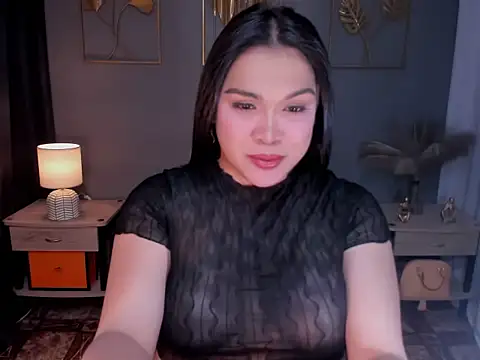 MaxeneCullens online show from 4, 10, 2025