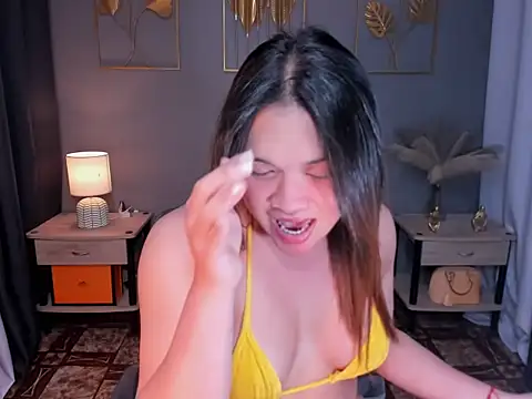 MaxeneCullens online show from 23, 2, 2025