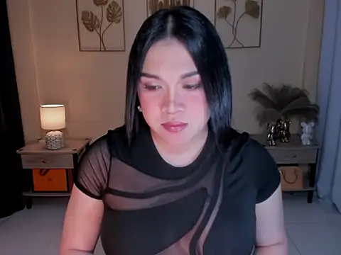 MaxeneCullens online show from 8, 4, 2026