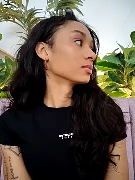 Leaberry online show from 2, 11, 2025