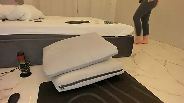 Snapshot of Devil_Minds chatting on 20, 1, 2025 Devil Minds online show from 20, 1, 2025