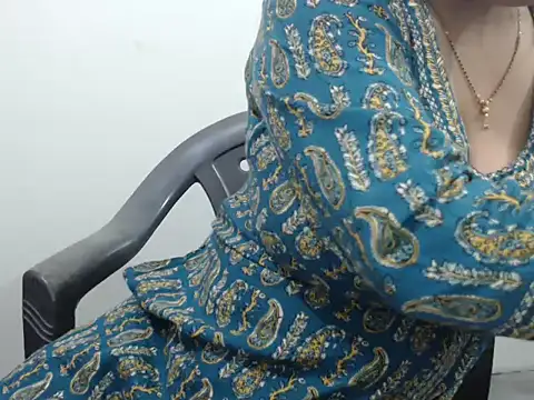 HOT CHILLY online show from 5, 5, 2026