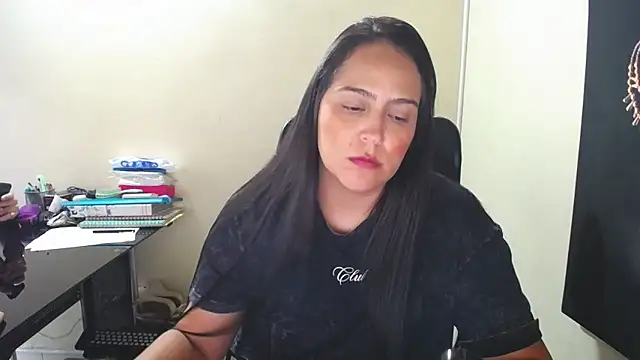 Snapshot of kendall_52 chatting on 10, 10, 2025 kendall 52 online show from 10, 10, 2025