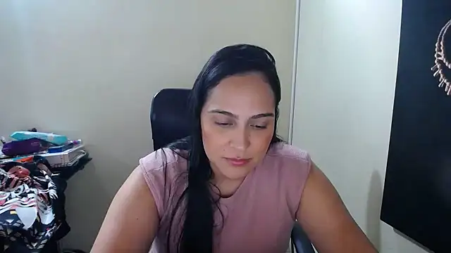 Snapshot of kendall_52 chatting on 1, 2, 2025 kendall 52 online show from 1, 2, 2025