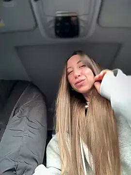 EvaCatt online show from 5, 4, 2026