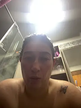 andreaisis2 online show from 15, 4, 2026