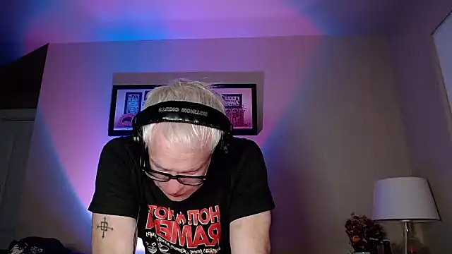 Snapshot of Snarfle82 chatting on 9, 11, 2025 Snarfle82 online show from 9, 11, 2025