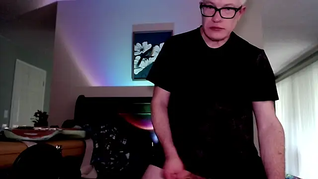 Snapshot of Snarfle82 chatting on 26, 10, 2025 Snarfle82 online show from 26, 10, 2025