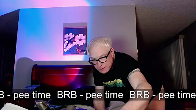 Snapshot of Snarfle82 chatting on 15, 11, 2025 Snarfle82 online show from 15, 11, 2025