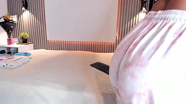 Zafiiraa online show from 15, 10, 2025