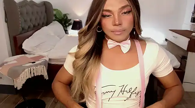 liaa lurrecams online show from 24, 1, 2025