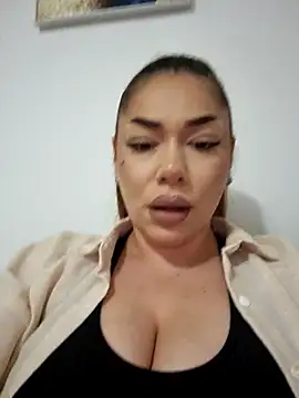 Snapshot of Ella_sweety chatting on 17, 7, 2026 Ella sweety online show from 17, 7, 2026