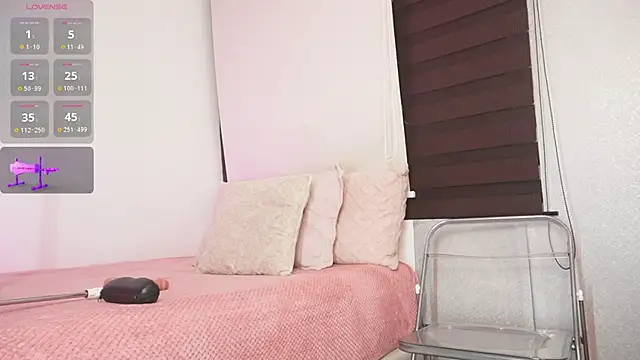 Alexxandra 12 online show from 4, 10, 2025