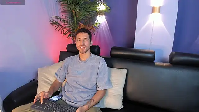 sam bisex online show from 12, 4, 2026