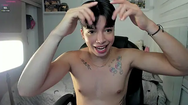 Snapshot of santy7v7 chatting on 2, 12, 2025 santy7v7 online show from 2, 12, 2025