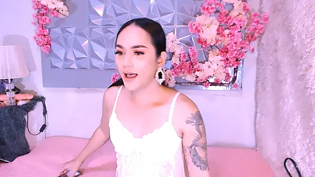 Snapshot of Oriental_Tiara chatting on 21, 12, 2025 Oriental Tiara online show from 21, 12, 2025