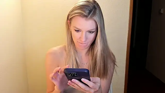 Annloveyou online show from 9, 12, 2024