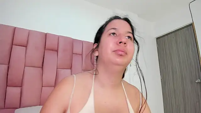 Lia sarahi online show from 5, 12, 2025