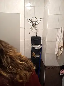 DienkaGreen online show from 4, 11, 2025