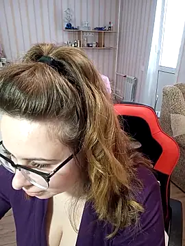 DienkaGreen online show from 24, 2, 2025