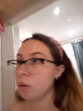 DienkaGreen online show from 8, 12, 2024