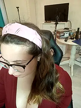 DienkaGreen online show from 5, 11, 2025