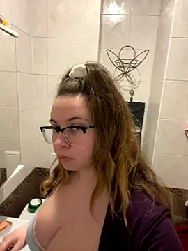 DienkaGreen online show from 4, 12, 2025